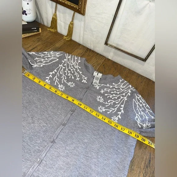 RAIN & ROSE Embroidered Cardigan - Size S - Picture 5 of 7